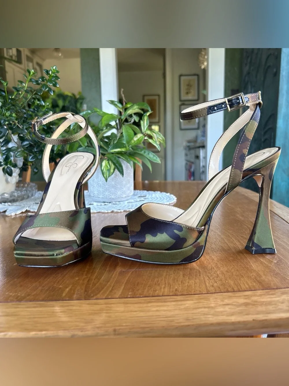 NWOT Jessica Simpson Jixte Forest Camo Satin High Heel